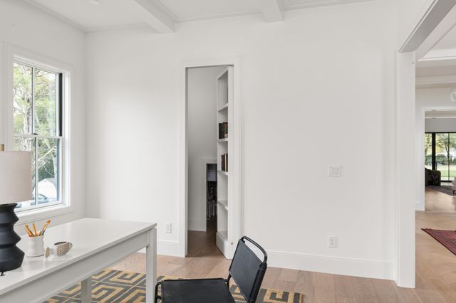 706 Brook Hollow Rd, Nashville, TN 37205