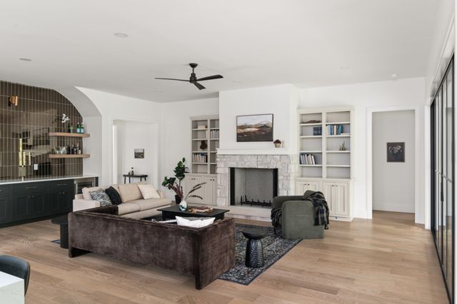 706 Brook Hollow Rd, Nashville, TN 37205