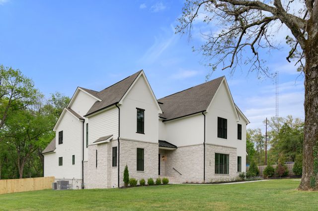 706 Brook Hollow Rd, Nashville, TN 37205