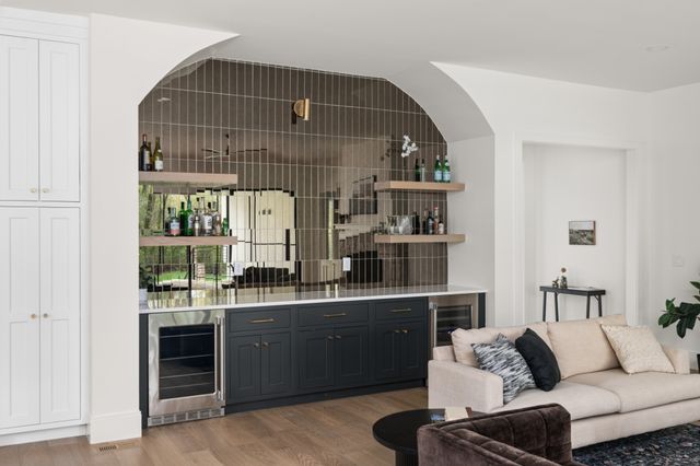 706 Brook Hollow Rd, Nashville, TN 37205