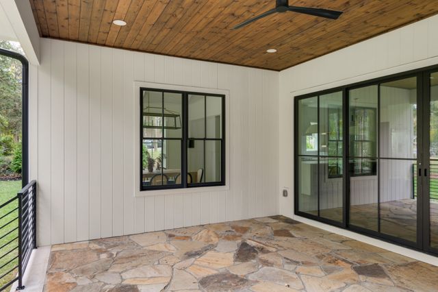 706 Brook Hollow Rd, Nashville, TN 37205