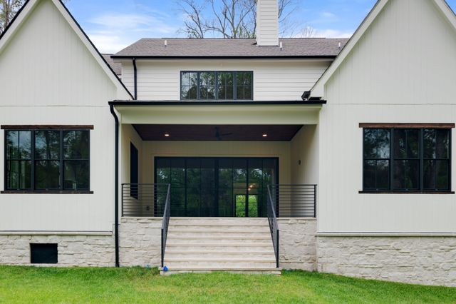 706 Brook Hollow Rd, Nashville, TN 37205