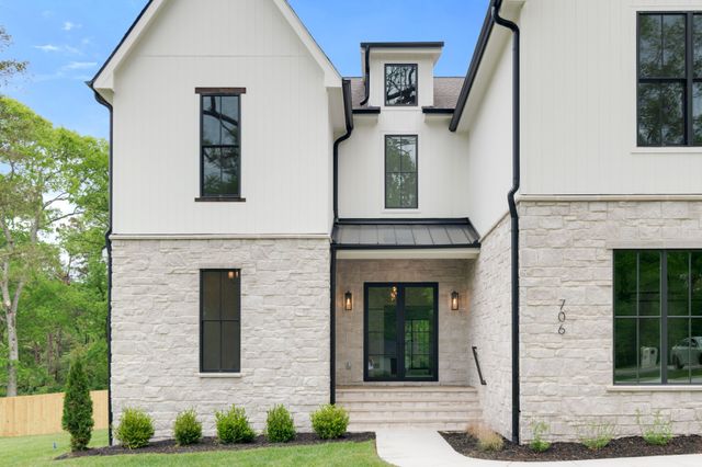 706 Brook Hollow Rd, Nashville, TN 37205