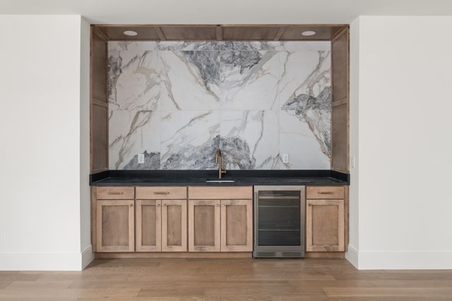 706 Brook Hollow Rd, Nashville, TN 37205