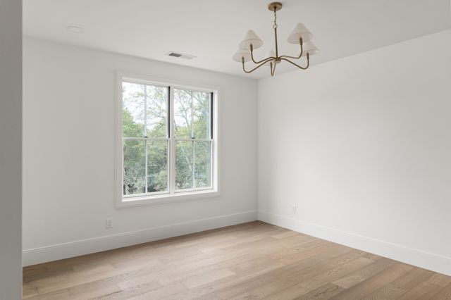 706 Brook Hollow Rd, Nashville, TN 37205