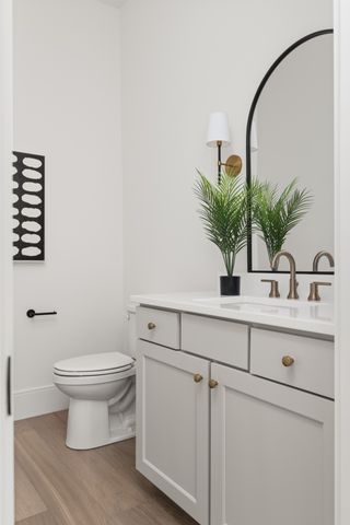 706 Brook Hollow Rd, Nashville, TN 37205