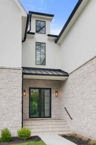 706 Brook Hollow Rd, Nashville, TN 37205