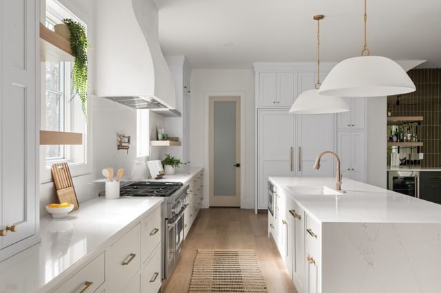 706 Brook Hollow Rd, Nashville, TN 37205