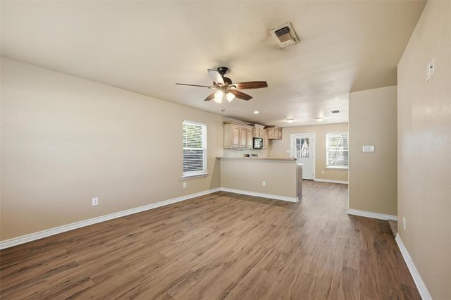 728 W Walker Street, Denison, TX 75020