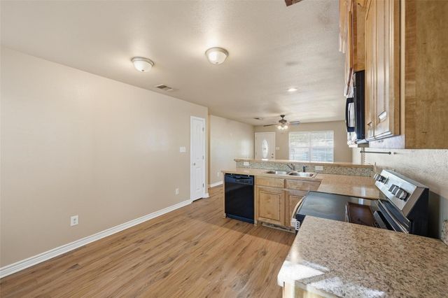 728 W Walker Street, Denison, TX 75020