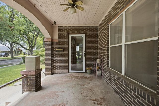 2551 Greene Avenue, Fort Worth, TX 76109