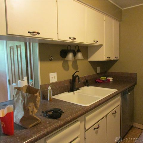 605 Cromer Court, Englewood, OH 45322