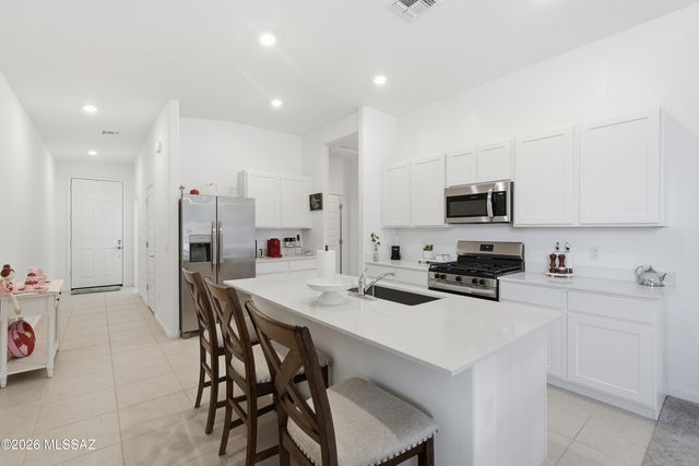 7049 W Star Garden Way, Tucson, AZ 85757