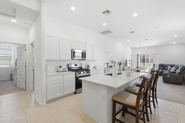 7049 W Star Garden Way, Tucson, AZ 85757