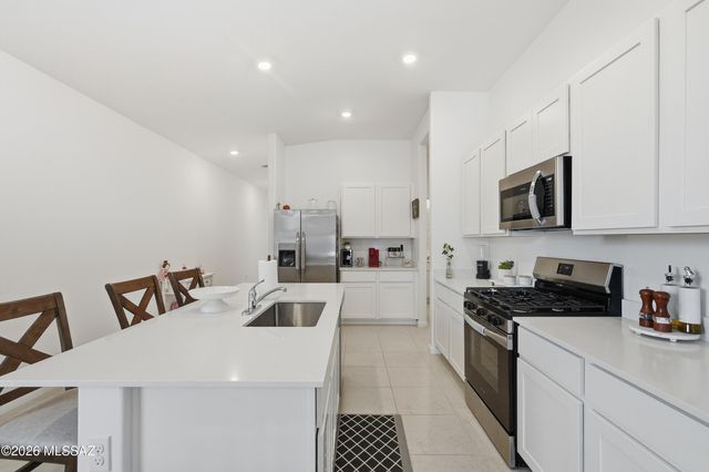 7049 W Star Garden Way, Tucson, AZ 85757