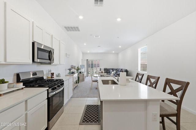 7049 W Star Garden Way, Tucson, AZ 85757