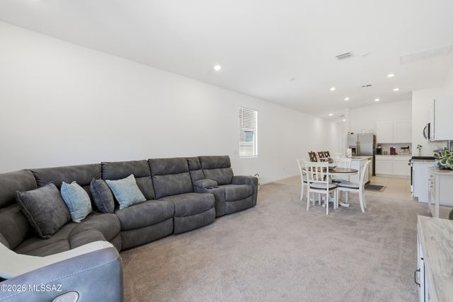 7049 W Star Garden Way, Tucson, AZ 85757