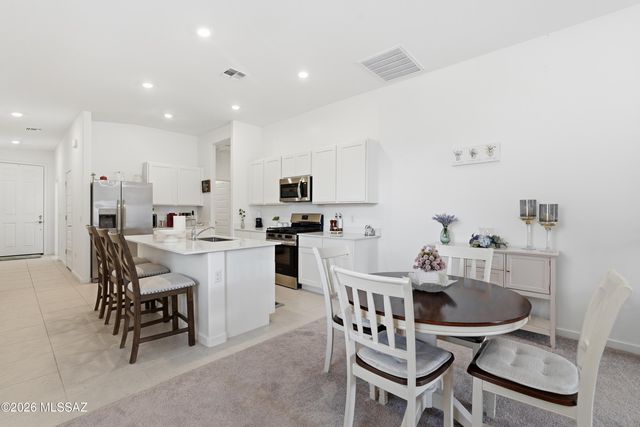 7049 W Star Garden Way, Tucson, AZ 85757