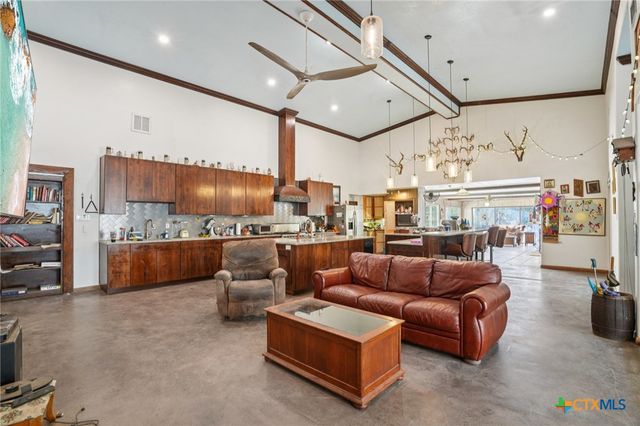 3001 Curry Rd, Seguin, TX 78155