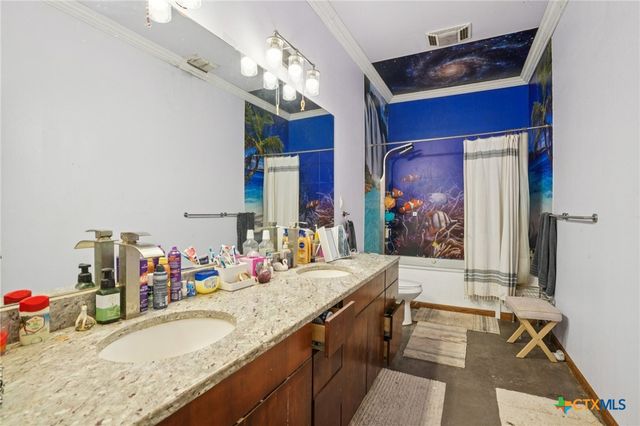 3001 Curry Rd, Seguin, TX 78155