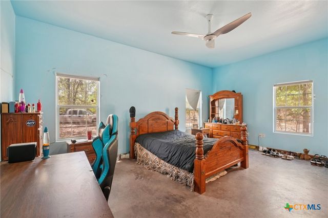 3001 Curry Rd, Seguin, TX 78155