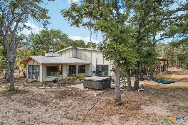 3001 Curry Rd, Seguin, TX 78155