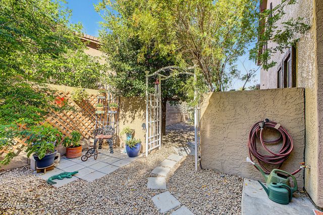 6805 W FIREBIRD Drive, Glendale, AZ 85308