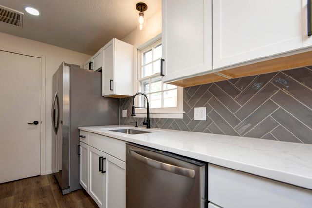 941 W Glenwood Street, Springfield, MO 65807