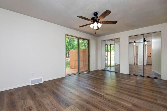 941 W Glenwood Street, Springfield, MO 65807