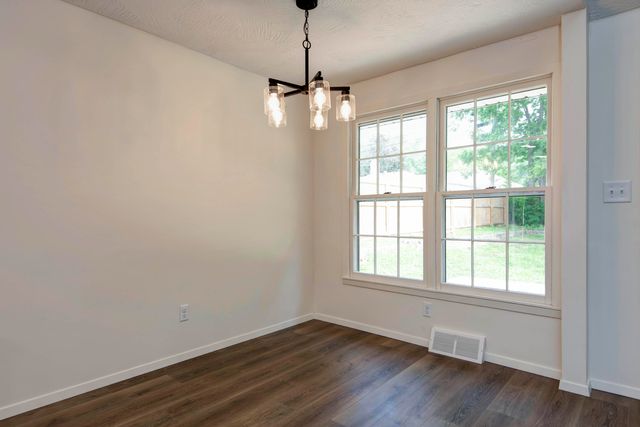 941 W Glenwood Street, Springfield, MO 65807
