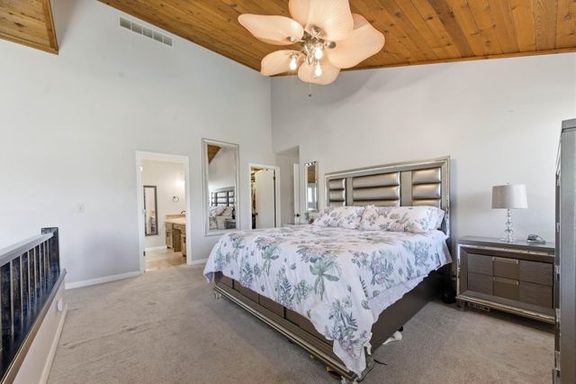 2571 N Greenleaf Ct, Wichita, KS 67226