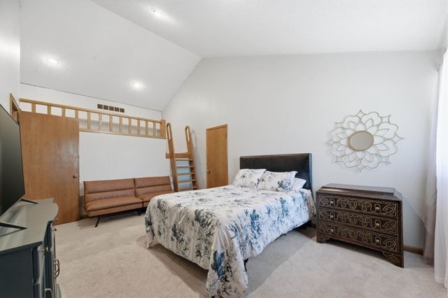 2571 N Greenleaf Ct, Wichita, KS 67226