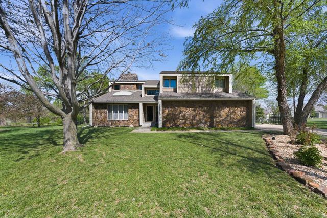 2571 N Greenleaf Ct, Wichita, KS 67226