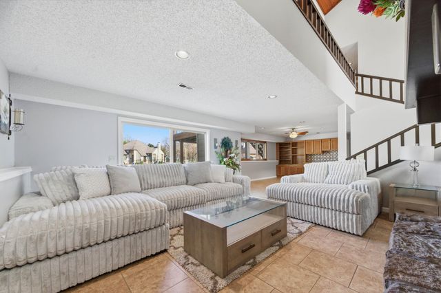 2571 N Greenleaf Ct, Wichita, KS 67226
