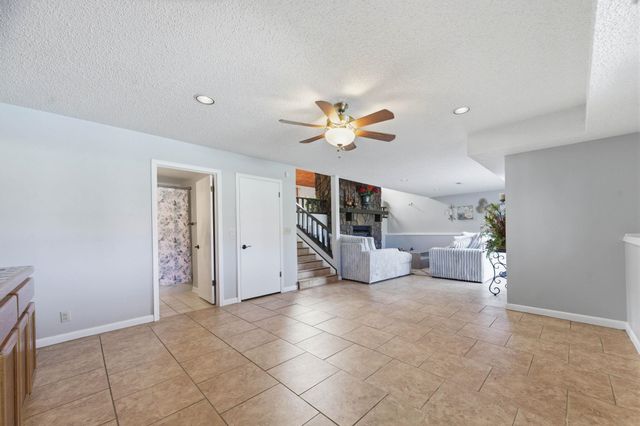 2571 N Greenleaf Ct, Wichita, KS 67226