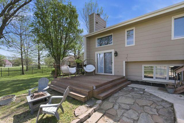 2571 N Greenleaf Ct, Wichita, KS 67226