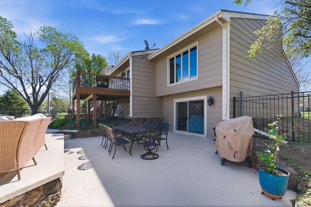 2571 N Greenleaf Ct, Wichita, KS 67226
