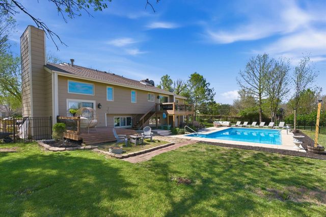 2571 N Greenleaf Ct, Wichita, KS 67226