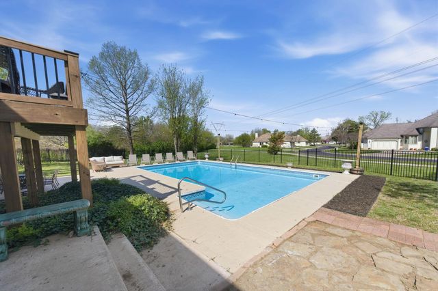 2571 N Greenleaf Ct, Wichita, KS 67226