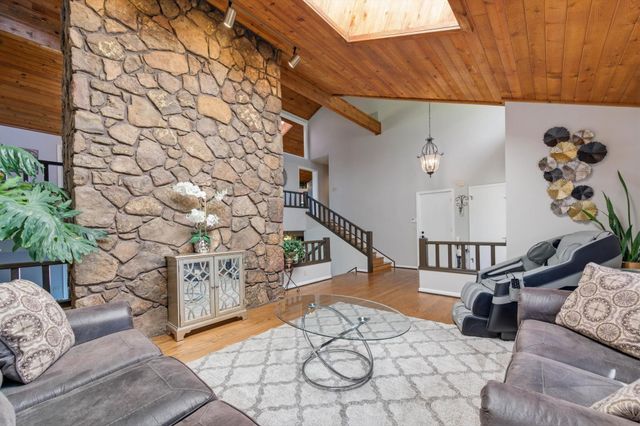 2571 N Greenleaf Ct, Wichita, KS 67226