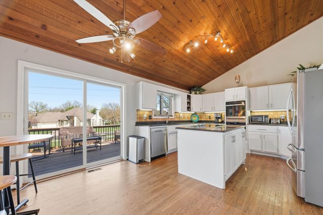 2571 N Greenleaf Ct, Wichita, KS 67226