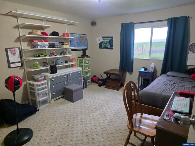 38696 Griggs Dr, Lebanon, OR 97355