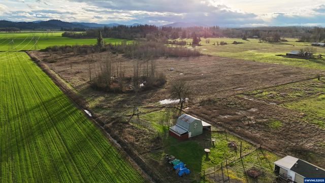 38696 Griggs Dr, Lebanon, OR 97355