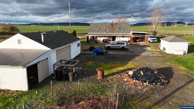 38696 Griggs Dr, Lebanon, OR 97355