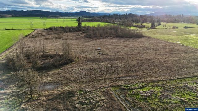 38696 Griggs Dr, Lebanon, OR 97355