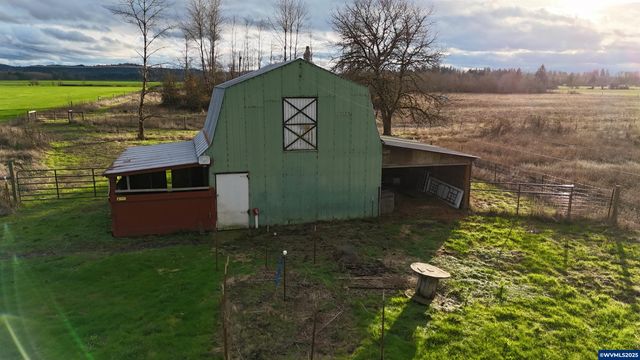 38696 Griggs Dr, Lebanon, OR 97355