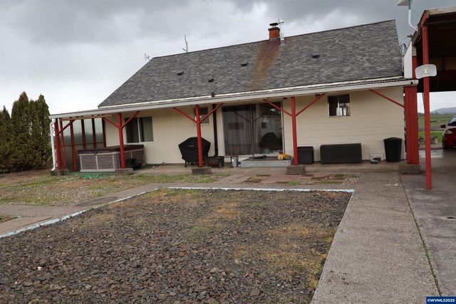 38696 Griggs Dr, Lebanon, OR 97355