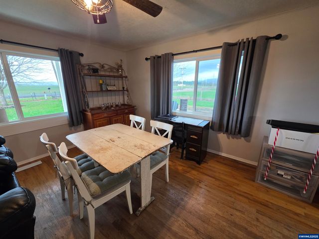 38696 Griggs Dr, Lebanon, OR 97355