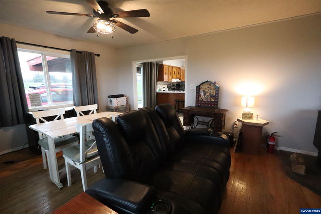 38696 Griggs Dr, Lebanon, OR 97355