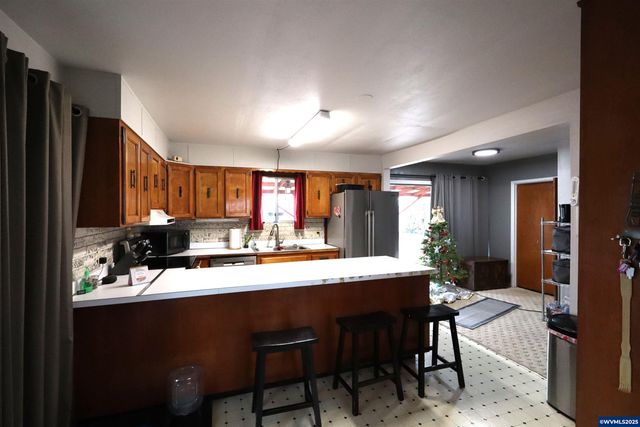 38696 Griggs Dr, Lebanon, OR 97355